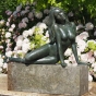 Bronzeskulptur "Sitzende Nina"