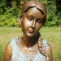 Bronzefigur "Maria mit Taube"