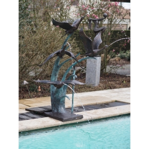 Bronzeskulptur Vier Fliegende Enten als Wasserspeier