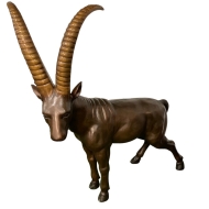 Bronzeskulptur "Steinbock mit mächtigem Geweih"