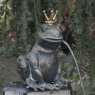 Rottenecker 88495 - Froschkönig Teodor - als Wasserspeier