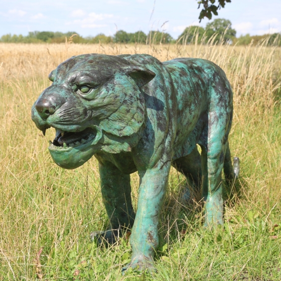 Bronzeskulptur "Schreitender Tiger"