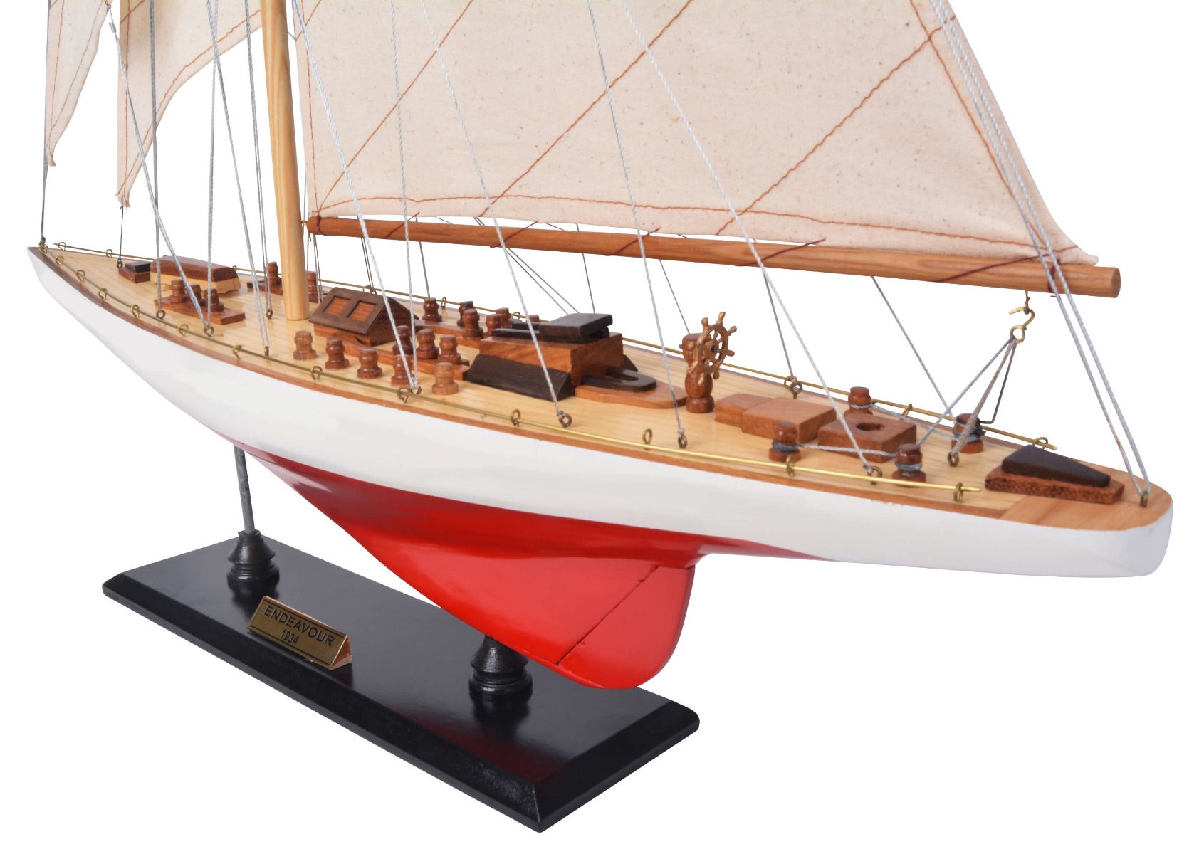 endeavour sailboat model